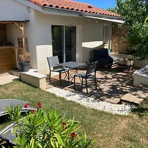 Hébergement de vacances Bambou Avec Piscine, Saint-Andeol-le-Chateau